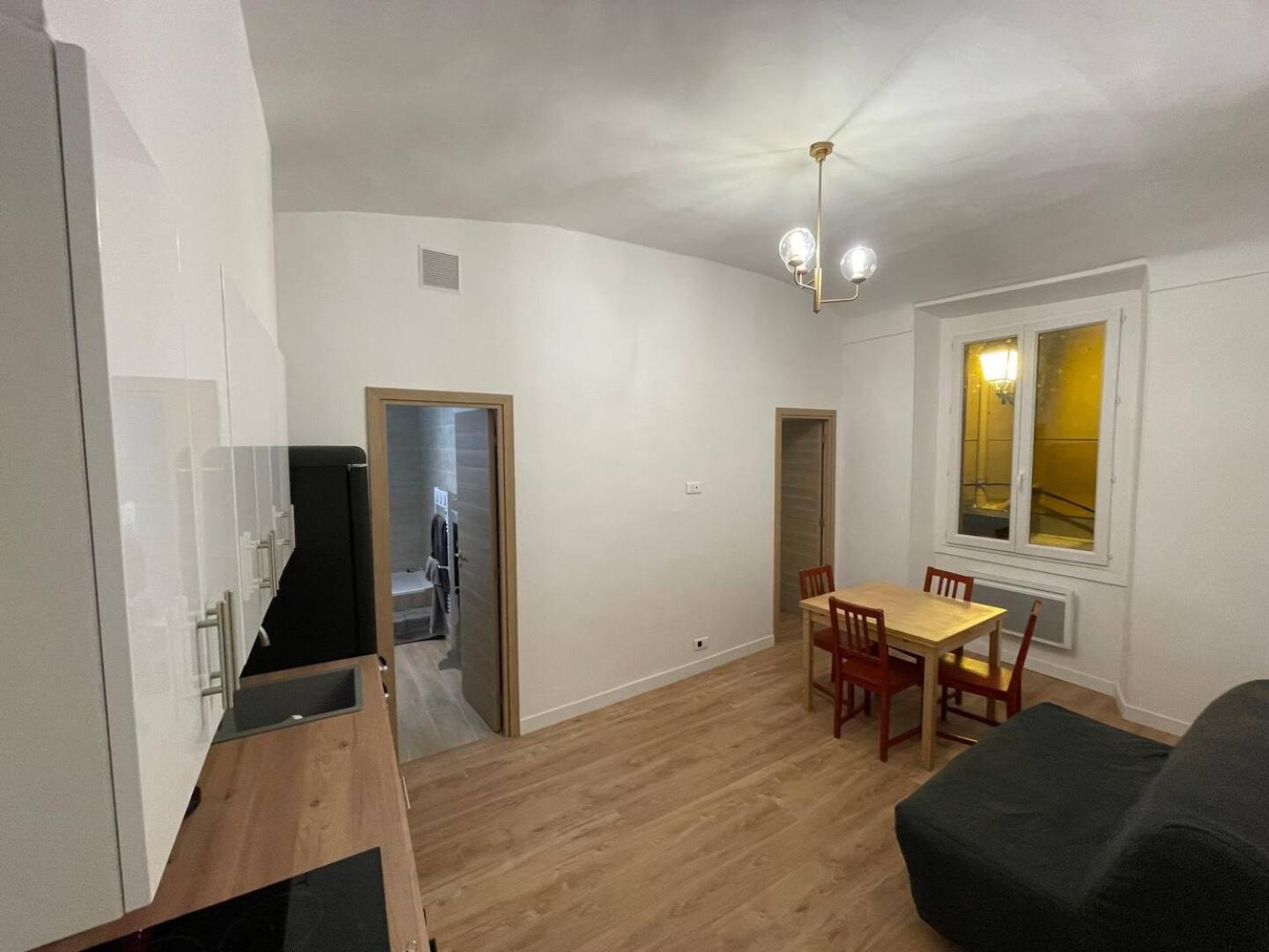 Charming In Vieux Apartment