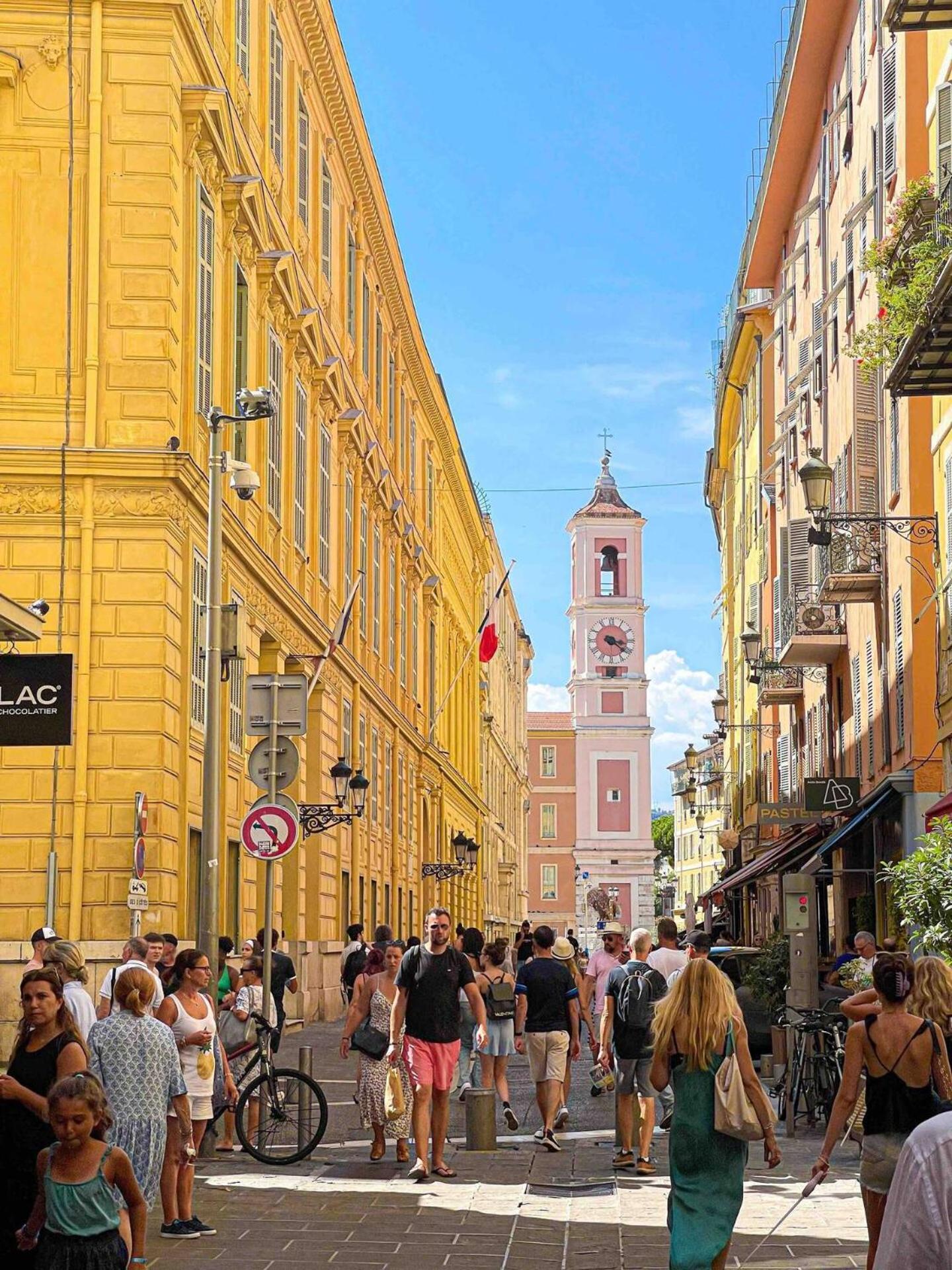 Charming In Vieux